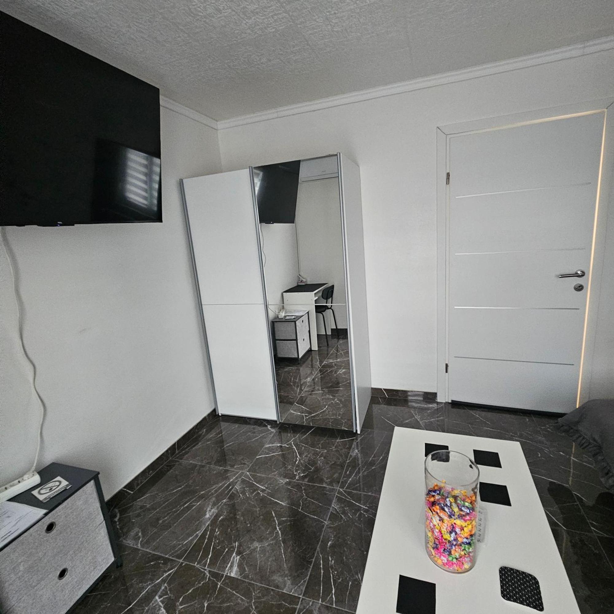 Ena1 & Ena2 -Big Free Parking Apartman Károlyváros Kültér fotó